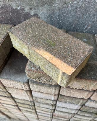 Mattoni autobloccanti