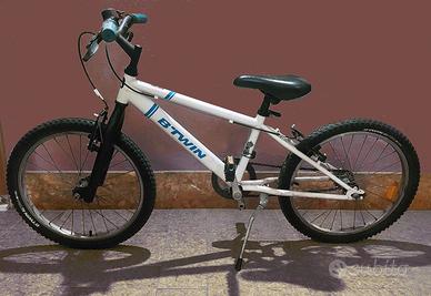 Bicicletta marca B-TWIN, raggio 20"
