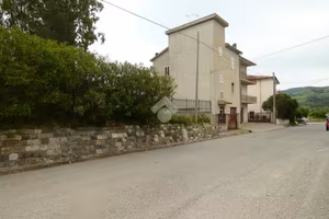 5 LOCALI A ROCCA IMPERIALE