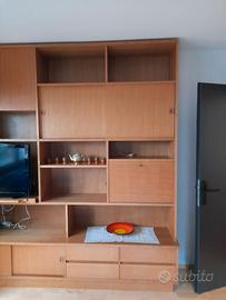 Parete soggiorno in legno