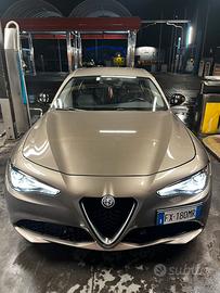 Alfa romeo Giulia 2.2 160 CV