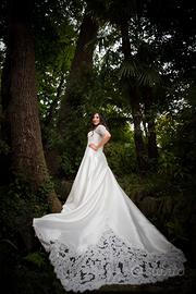 St. Patrick Almanzora vestito da sposa