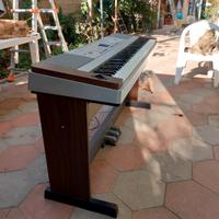 pianoforte eletrico Yamaha DGX-640