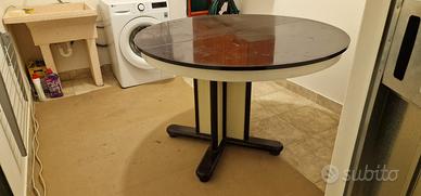 Tavolo rotondo in legno allungabile