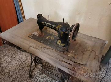 Coppia macchine da cucire d'epoca