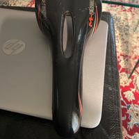 Sella bici da corsa carbonio selle bassano