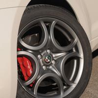 : Set Cerchi in Lega 17" + Gomme 4 Stagi