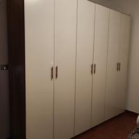 2 Armadi (6 ante + 4 ante) + cassettiera 