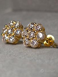 Orecchini a fiore con diamanti moissanite 