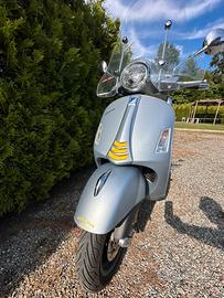 Vespa gts 300 hi tech