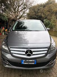 Mercedes Benz B 200