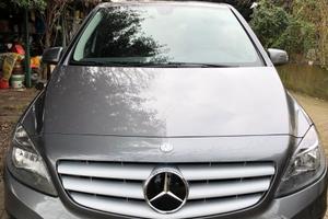 Mercedes Benz B 200