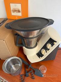 Bimby TM21 completo di accessori