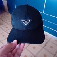cappello prada