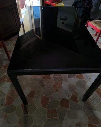 Tavolo in alluminio e pietra lucidata