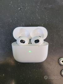 AirPods apple