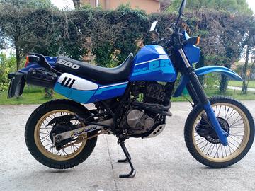 Moto Suzuki