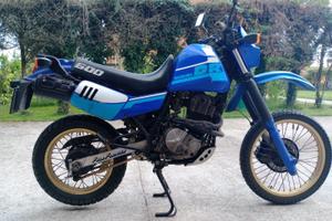 Moto Suzuki