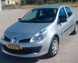 RENAULT CLIO 1.2 -PARI AL NUOVO-NEOPATENTATI