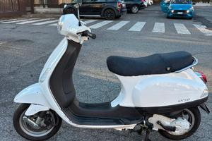 Piaggio Vespa 50 LX 4T