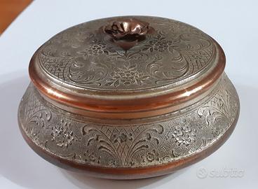 SCATOLA PORTAGIOIELLI/CONFETTI IN METALLO VINTAGE