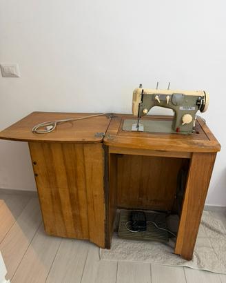 Macchina da cucire “Senit's Original" con mobile