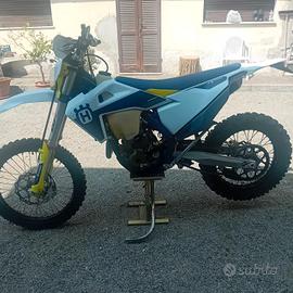 Moto HUSQVARNA 250