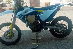 Moto HUSQVARNA 250