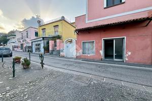 NEGOZIO A ISCHIA