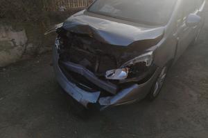 Opel Meriva B incidentata