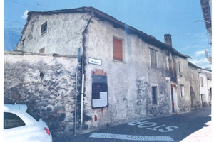 Sondalo. rustico con terreno