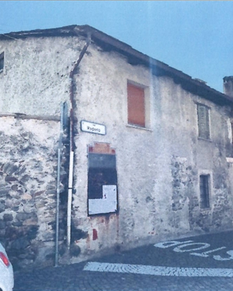 Sondalo. rustico con terreno