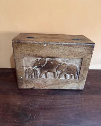 Scatola in legno di arredo