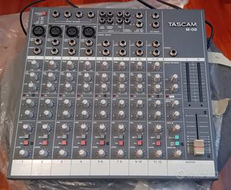 Mixer Tascam M-08