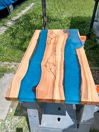 River Table su Misura in Legno e Resina