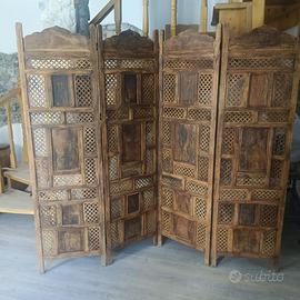 Paravento d’epoca in legno intagliato