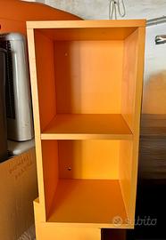 Coppia mobiletti/scaffali gialli moderni – 2 pezzi