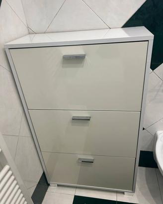 scarpiera e mobile bagno