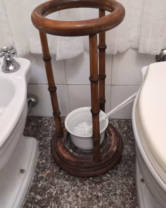 Porta salviette e nécessaire per wc e bidè 