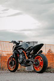 Duke 890 r