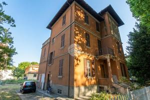 3 LOCALI A LANGHIRANO