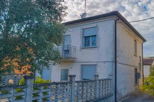 Casa singola con annessi