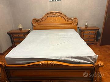 Letto legno massello con comodini e cassettone
