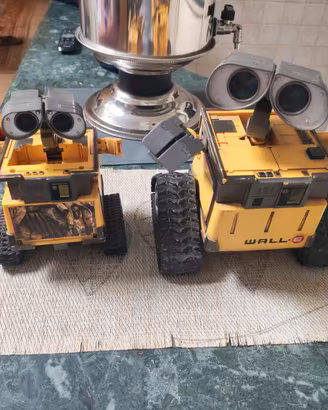 WALL-E Disney Pixar lotto 2 robot giocattoli da co