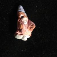 Piccolo gnometto in ceramica