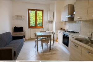 Bilocale-Firenze Careggi-con balcone
