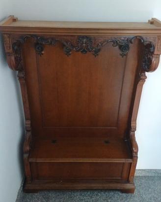 appendiabiti con baule vintage 
