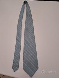 cravatta azzurra 
