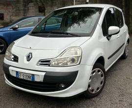 Renault Modus Grand 1.5 dCi adatta per neopatentat