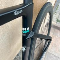 Telaio e ruote in varbonio